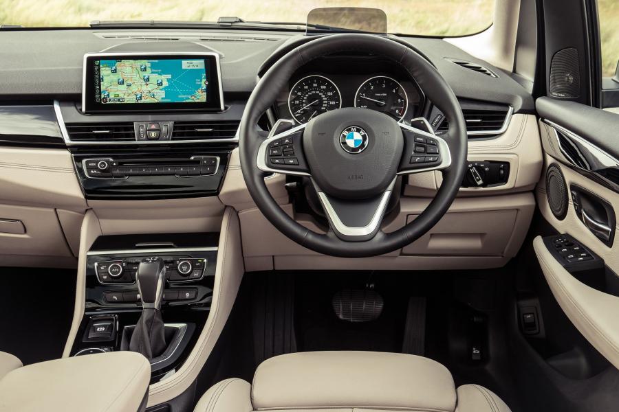  BMW 218d Active Tourer 2014 года  (UK) (фото 47 из 85)